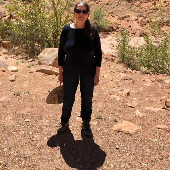 Meet your Posher, Debra - Picture 2 of 2